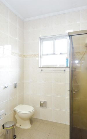 Casa para alugar com 240m², 4 quartos e 4 vagasBanheiro da Suíte