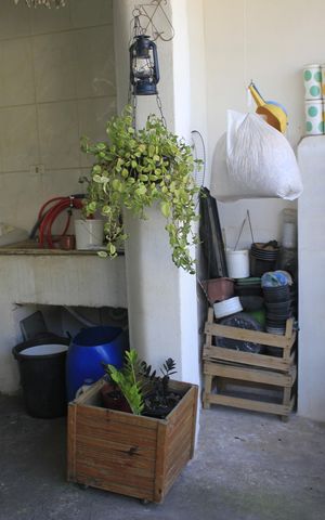 Casa à venda com 352m², 9 quartos e 5 vagasQuintal e garagem (casa 1)