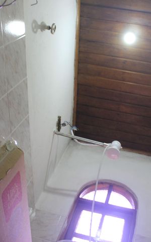 Casa à venda com 352m², 9 quartos e 5 vagasBanheiro da Suíte 2 (casa 1)