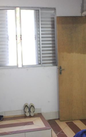 Casa à venda com 352m², 9 quartos e 5 vagasQuarto (casa 2)