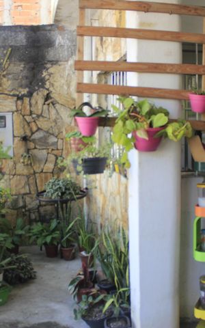 Casa à venda com 352m², 9 quartos e 5 vagasQuintal e garagem (casa 1)