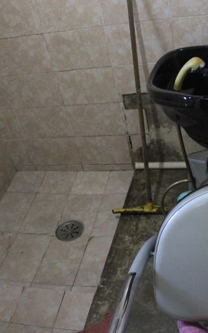 Casa à venda com 352m², 9 quartos e 5 vagasBanheiro da Suíte 1 (casa 1)