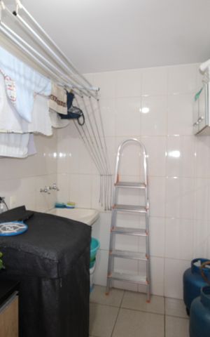 Casa à venda com 130m², 3 quartos e 1 vagaÁrea de Serviço