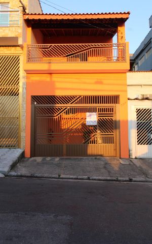 Casa à venda com 130m², 3 quartos e 1 vagaFachada