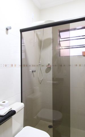 Casa à venda com 130m², 3 quartos e 1 vagaBanheiro 2