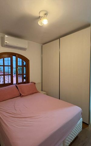 Casa à venda com 250m², 4 quartos e 2 vagas Casa à venda com 250m², 4 quartos e 2 vagasQuarto