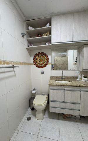 Casa à venda com 250m², 4 quartos e 2 vagas Casa à venda com 250m², 4 quartos e 2 vagasBanheiro