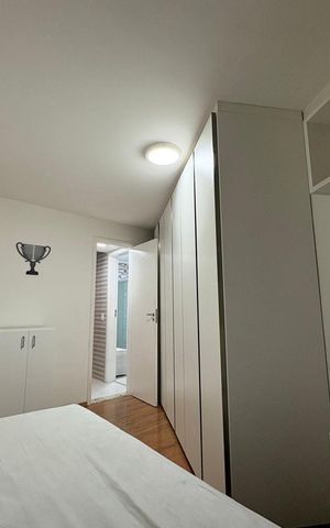 Casa à venda com 250m², 4 quartos e 2 vagas Casa à venda com 250m², 4 quartos e 2 vagasQuarto