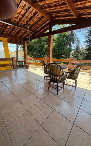 Casa à venda com 250m², 4 quartos e 2 vagas Casa à venda com 250m², 4 quartos e 2 vagasÁrea externa