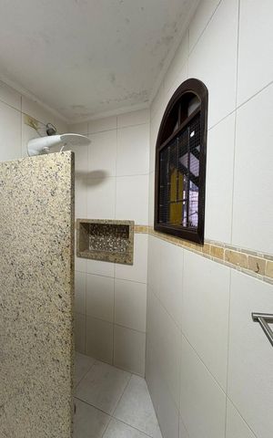 Casa à venda com 250m², 4 quartos e 2 vagas Casa à venda com 250m², 4 quartos e 2 vagasBanheiro