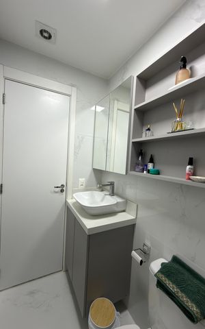 Apartamento à venda com 50m², 2 quartos e 1 vaga Apartamento à venda com 50m², 2 quartos e 1 vagaBanheiro Social