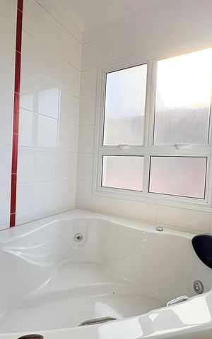 Casa à venda com 349m², 3 quartos e 4 vagas Casa à venda com 349m², 3 quartos e 4 vagasBanheiro - Suíte 3
