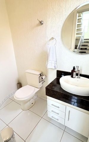 Casa à venda com 349m², 3 quartos e 4 vagas Casa à venda com 349m², 3 quartos e 4 vagasLavabo