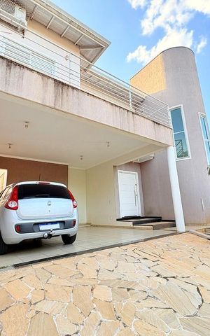 Casa à venda com 349m², 3 quartos e 4 vagas Casa à venda com 349m², 3 quartos e 4 vagasGaragem