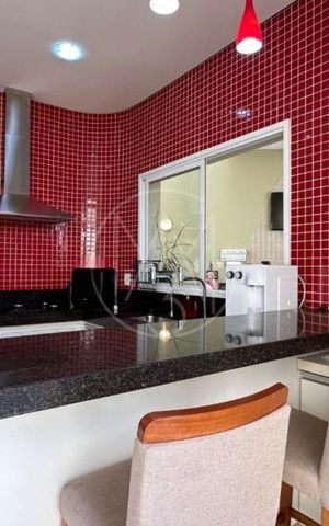 Casa de condomínio à venda com 220m², 4 quartos e 4 vagas