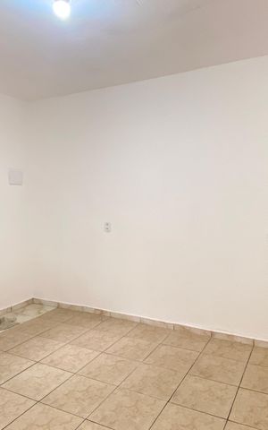 Casa para alugar com 40m², 1 quarto e sem vaga Casa para alugar com 40m², 1 quarto e sem vagaSala