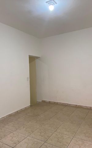 Casa para alugar com 40m², 1 quarto e sem vaga Casa para alugar com 40m², 1 quarto e sem vagaSala