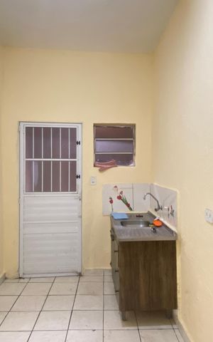Casa para alugar com 40m², 1 quarto e sem vaga Casa para alugar com 40m², 1 quarto e sem vagaCozinha
