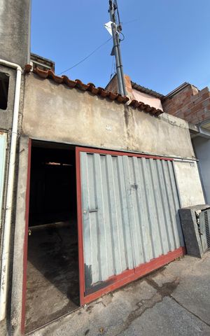 Casa de condomínio para alugar com 80m², 2 quartos e 1 vagaFachada