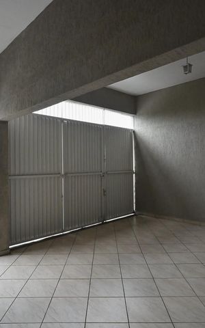 Casa à venda com 180m², 3 quartos e 4 vagasGaragem