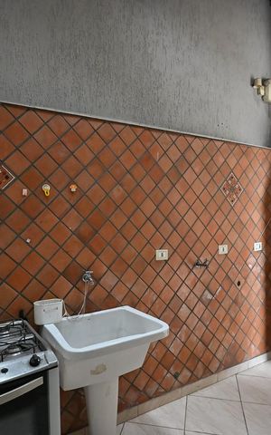 Casa à venda com 180m², 3 quartos e 4 vagasÁrea de Serviço 