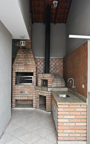 Casa à venda com 180m², 3 quartos e 4 vagasChurrasqueira