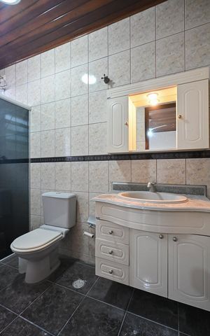 Casa à venda com 180m², 3 quartos e 4 vagasBanheiro Suíte