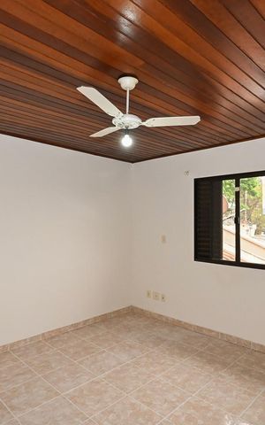 Casa à venda com 180m², 3 quartos e 4 vagasSuíte