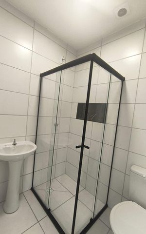 Casa de condomínio para alugar com 46m², 2 quartos e 1 vaga Casa de condomínio para alugar com 46m², 2 quartos e 1 vagaBanheiro