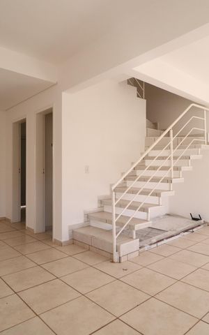 Casa de condomínio para alugar com 100m², 3 quartos e 2 vagasSala