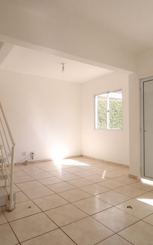 Casa de condomínio para alugar com 100m², 3 quartos e 2 vagasSala