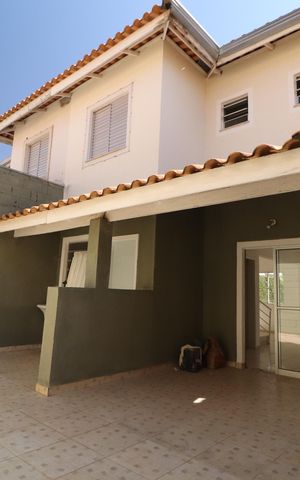 Casa de condomínio para alugar com 100m², 3 quartos e 2 vagasVaranda