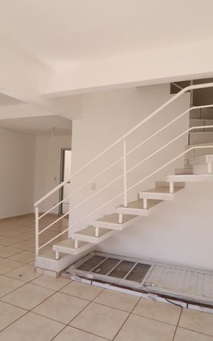 Casa de condomínio para alugar com 100m², 3 quartos e 2 vagasSala