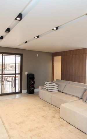 Apartamento à venda com 204m², 3 quartos e 3 vagas Apartamento à venda com 204m², 3 quartos e 3 vagasSala de TV