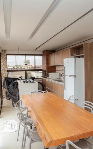 Apartamento à venda com 204m², 3 quartos e 3 vagas Apartamento à venda com 204m², 3 quartos e 3 vagasÁrea gourmet