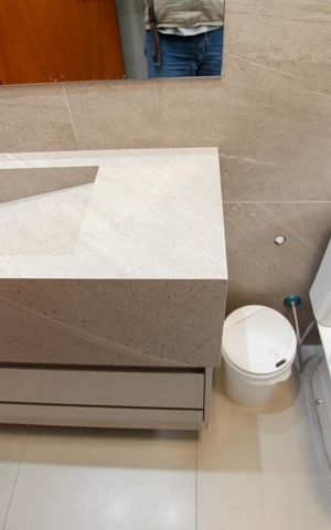 Apartamento à venda com 204m², 3 quartos e 3 vagas Apartamento à venda com 204m², 3 quartos e 3 vagasBanheiro Social