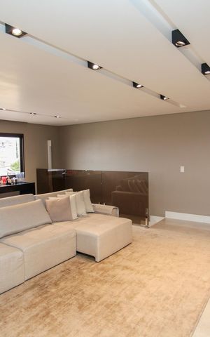 Apartamento à venda com 204m², 3 quartos e 3 vagas Apartamento à venda com 204m², 3 quartos e 3 vagasSala de TV