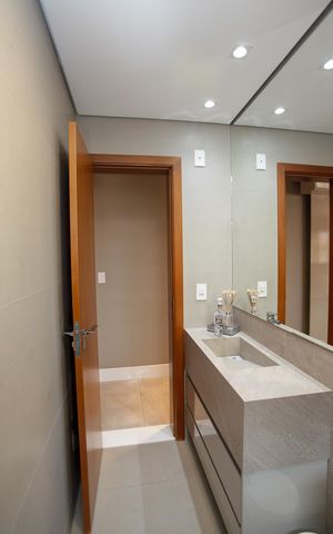 Apartamento à venda com 204m², 3 quartos e 3 vagas Apartamento à venda com 204m², 3 quartos e 3 vagasBanheiro Social