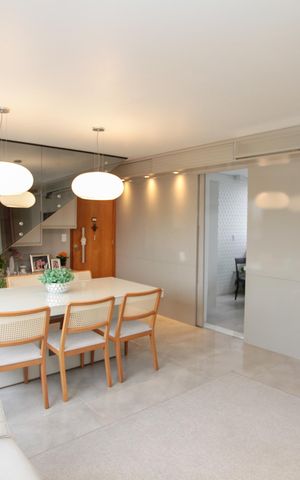 Apartamento à venda com 204m², 3 quartos e 3 vagas Apartamento à venda com 204m², 3 quartos e 3 vagasSala