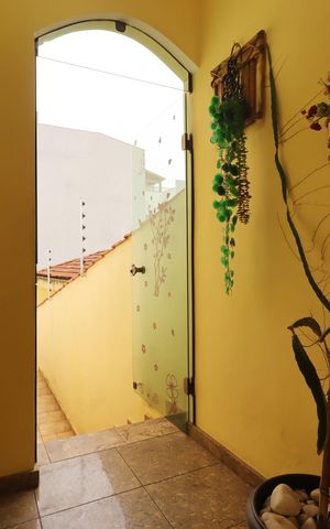 Casa à venda com 179m², 3 quartos e 2 vagasEntrada