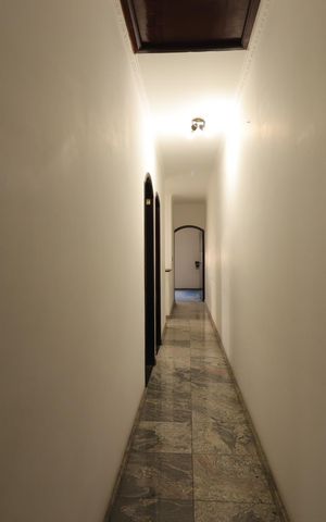 Casa à venda com 179m², 3 quartos e 2 vagasCorredor do primeiro piso