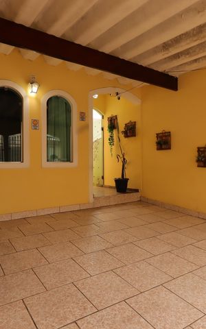 Casa à venda com 179m², 3 quartos e 2 vagasGaragem