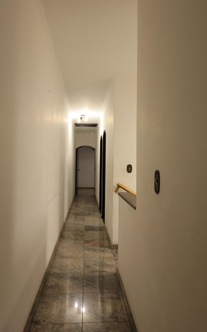 Casa à venda com 179m², 3 quartos e 2 vagasCorredor do primeiro piso
