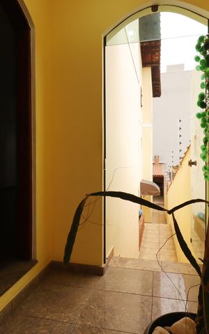 Casa à venda com 179m², 3 quartos e 2 vagasEntrada