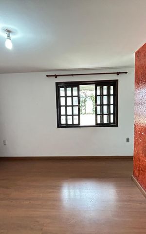 Casa à venda com 200m², 3 quartos e 2 vagasSala