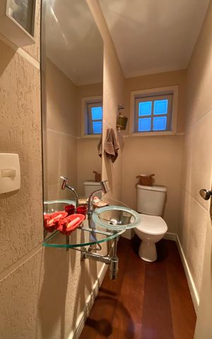 Casa para alugar com 220m², 3 quartos e 5 vagas Casa para alugar com 220m², 3 quartos e 5 vagasLavabo