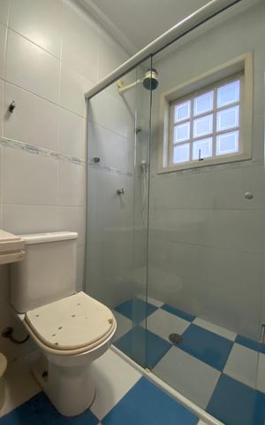Casa para alugar com 220m², 3 quartos e 5 vagas Casa para alugar com 220m², 3 quartos e 5 vagasBanheiro Suíte 2