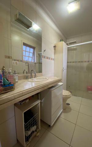 Casa para alugar com 220m², 3 quartos e 5 vagas Casa para alugar com 220m², 3 quartos e 5 vagasBanheiro Suíte 3