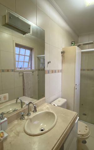 Casa para alugar com 220m², 3 quartos e 5 vagas Casa para alugar com 220m², 3 quartos e 5 vagasBanheiro Suíte 3