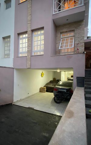 Casa para alugar com 220m², 3 quartos e 5 vagas Casa para alugar com 220m², 3 quartos e 5 vagasÁrea externa